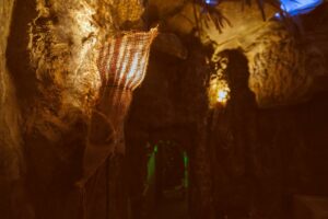Σπηλιά στο The Survivor Escape Room Θεσαλονίκη