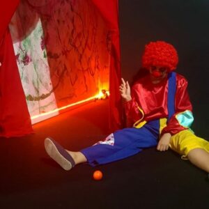 Κλόουν στο δωμάτιο απόδρασης the circus